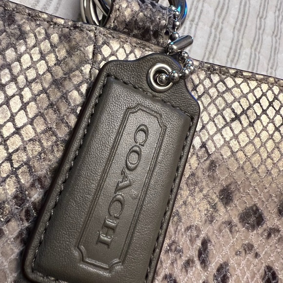 COACH SOHO HANDBAG - Picture 5 of 16